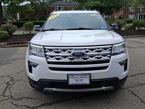 Used 2018 Ford Explorer XLT w/ Equipment Group 202A AWD/4WD image 2