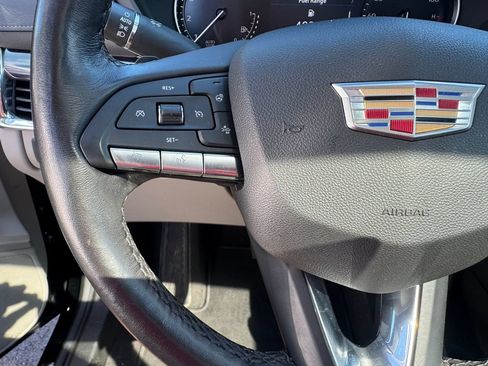 Used 2023 Cadillac XT4 Luxury w/ Cold Weather Package AWD/4WD image 23