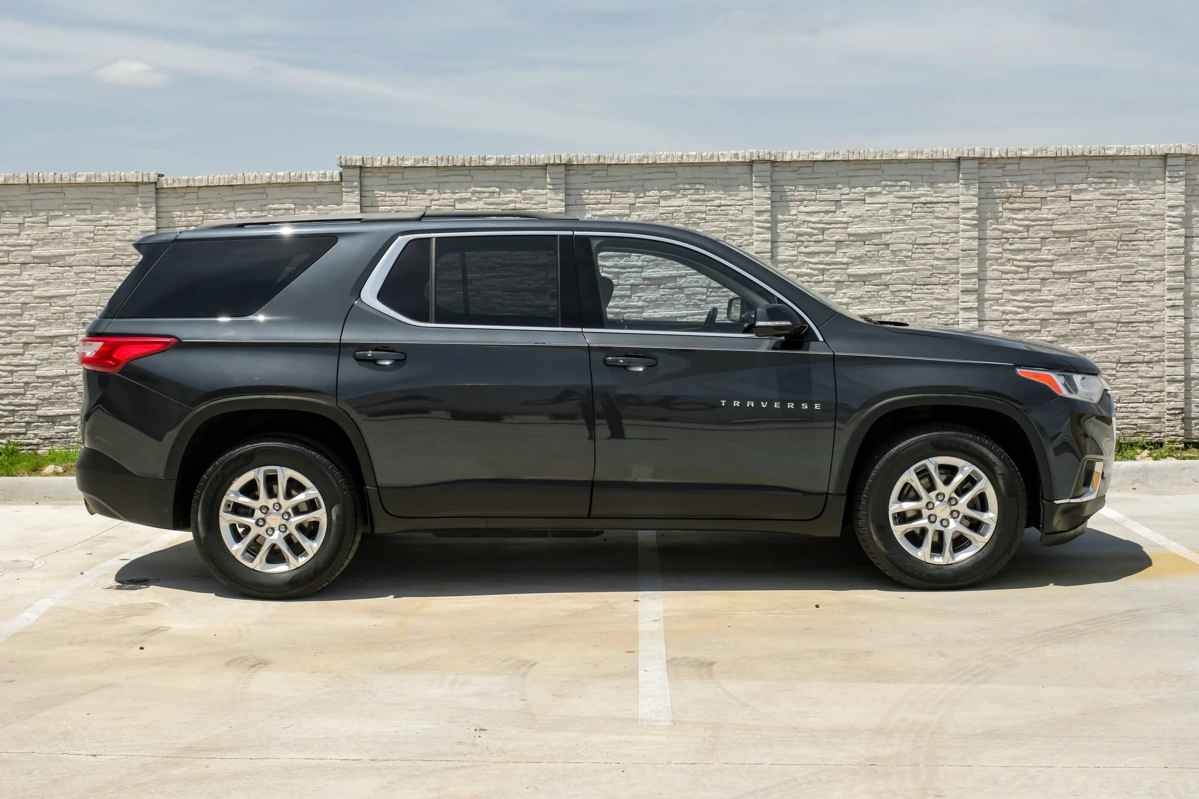 Used 2019 Chevrolet Traverse LT w/ LPO, Floor Liner Package AWD/4WD image 7