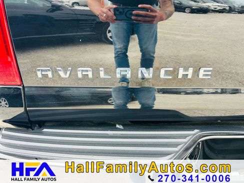 Used 2011 Chevrolet Avalanche LS w/ Convenience Package RWD image 24