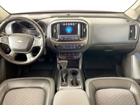 Used 2018 Chevrolet Colorado Z71 AWD/4WD image 30