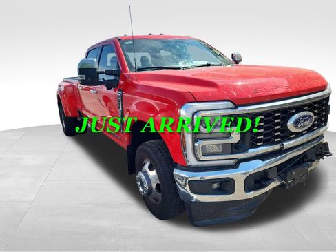 Used 2025 Ford F350 Lariat w/ Chrome Package AWD/4WD image 3