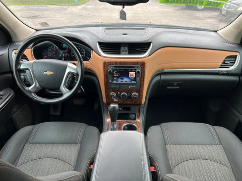 Used 2013 Chevrolet Traverse LT AWD/4WD image 17