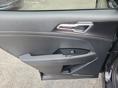 Certified 2025 Kia Sportage EX image 15