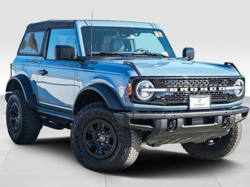 Used 2023 Ford Bronco Wildtrak image 2