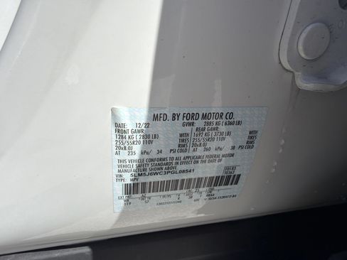 Used 2023 Lincoln Aviator 2WD w/ Premium Package image 7