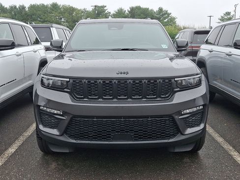 New 2025 Jeep Grand Cherokee Limited AWD/4WD image 2