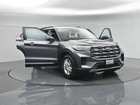 Certified 2025 Ford Explorer Active RWD image 36