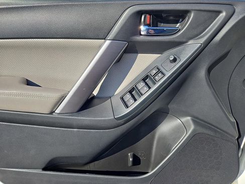 Used 2014 Subaru Forester 2.5i Limited image 13