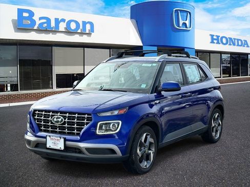 Used 2022 Hyundai Venue Limited FWD image 2