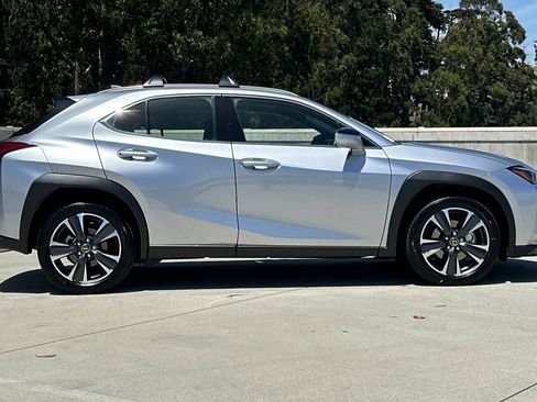 Certified 2025 Lexus UX 300h FWD w/ Accessory Package (Z2) image 7