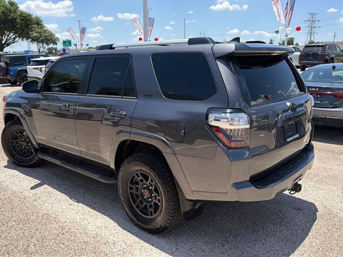 Used 2022 Toyota 4Runner SR5 Premium w/ Moonroof Package RWD image 5