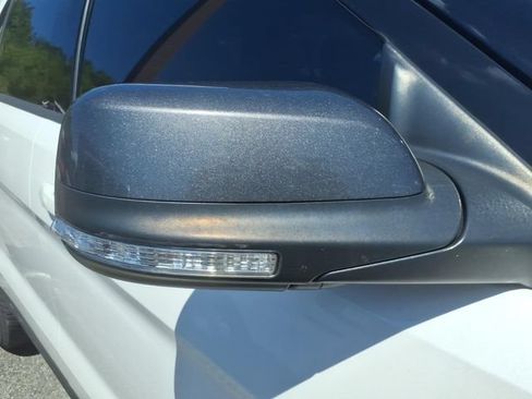 Certified 2017 Ford Explorer XLT w/ Equipment Group 202A FWD image 5