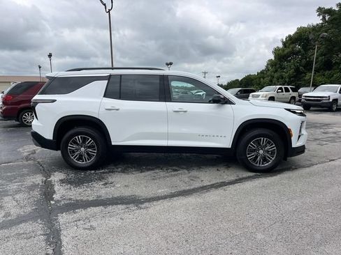 New 2026 Chevrolet Traverse LT w/ Driver Confidence Package FWD image 2