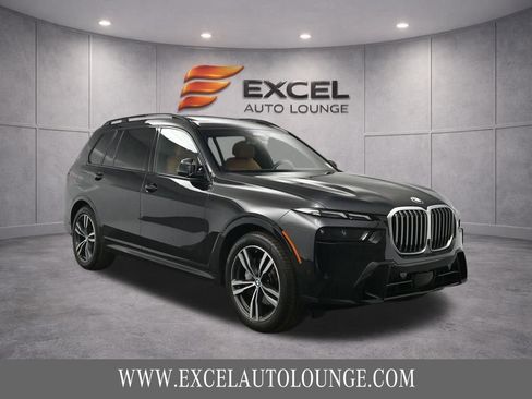 Used 2023 BMW X7 xDrive40i w/ M Sport Package AWD/4WD image 11