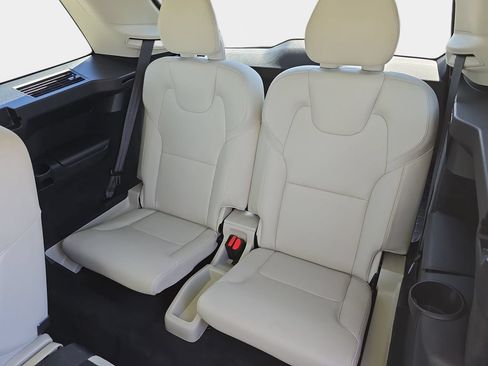 Used 2016 Volvo XC90 T6 Momentum w/ Vision Package AWD/4WD image 16