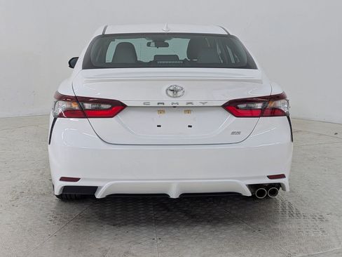 Used 2021 Toyota Camry SE image 10