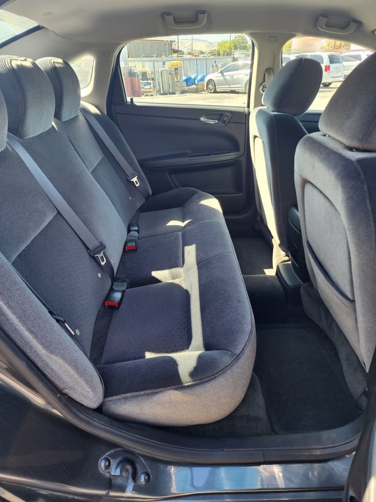 Used 2011 Chevrolet Impala LS FWD image 9