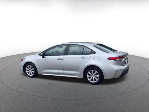 Used 2025 Toyota Corolla LE image 8