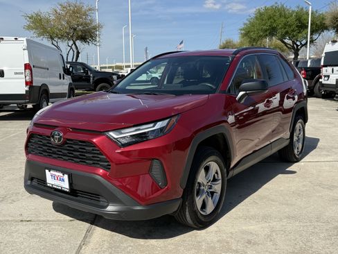 Used 2025 Toyota RAV4 LE image 10