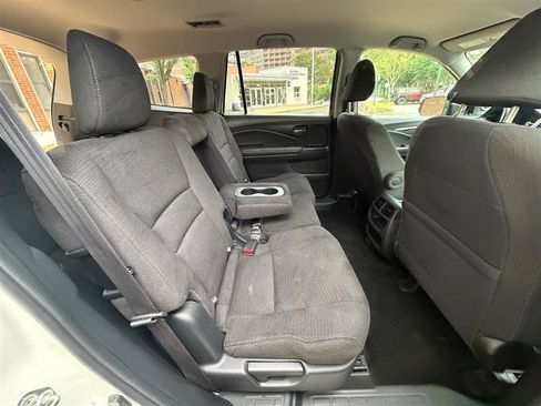 Used 2018 Honda Pilot LX image 22