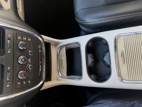 Used 2019 Dodge Grand Caravan SXT FWD image 24