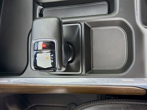 Used 2024 Chevrolet Silverado 1500 High Country w/ Technology Package image 17