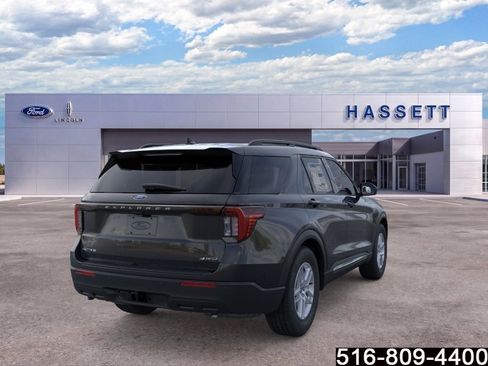 Used 2025 Ford Explorer Active AWD/4WD image 9