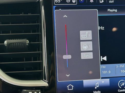 Used 2024 Chrysler Pacifica Touring-L FWD image 20