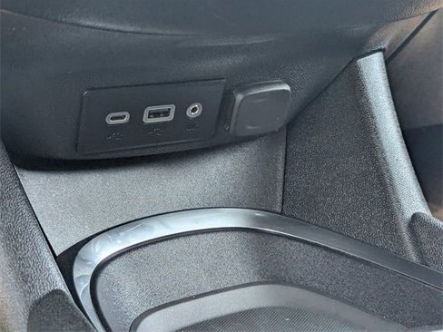 Used 2022 Chevrolet Malibu LT image 31