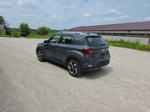 Used 2025 Hyundai Venue SEL FWD image 7
