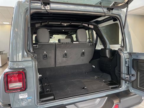 Used 2025 Jeep Wrangler Sport S w/ Convenience Group image 34