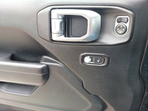 Used 2020 Jeep Gladiator Sport w/ Quick Order Package 24S image 23