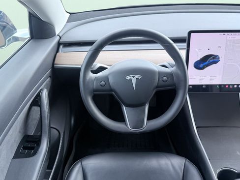 Used 2019 Tesla Model 3 Standard Range RWD image 45