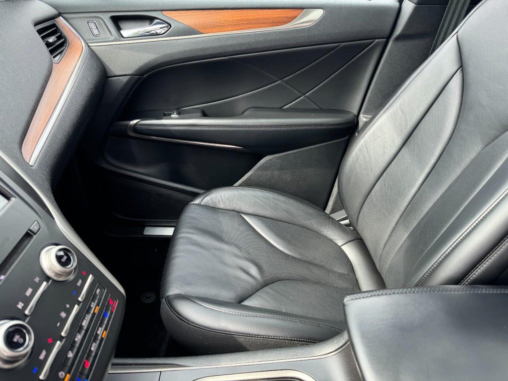 Used 2017 Lincoln MKC Reserve FWD image 14