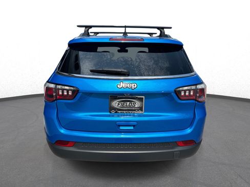 Used 2019 Jeep Compass Latitude w/ Popular Equipment Group FWD image 4