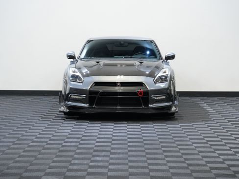 Used 2014 Nissan GT-R Premium AWD/4WD image 4