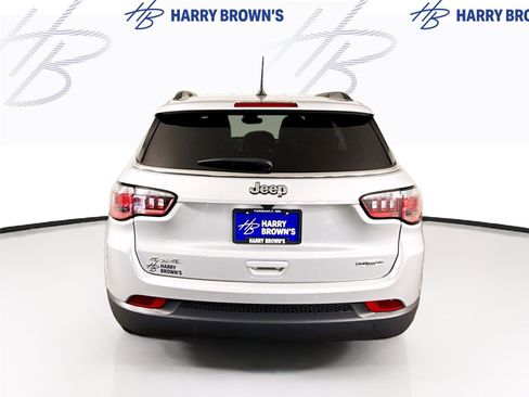 Used 2025 Jeep Compass Latitude image 27