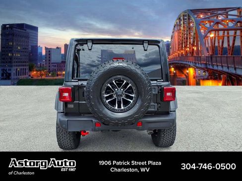 Used 2025 Jeep Wrangler Unlimited Rubicon AWD/4WD image 4