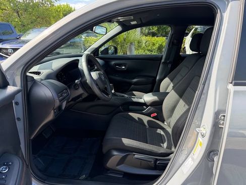 Used 2024 Honda HR-V Sport image 11