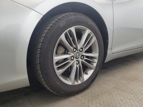 Used 2016 Toyota Camry SE FWD image 31