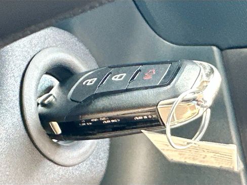 Certified 2025 Ford Maverick XL image 8