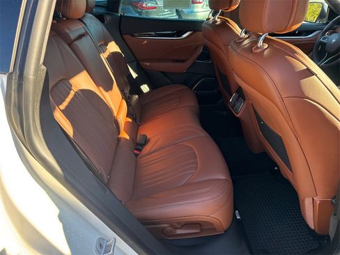 Used 2022 Maserati Levante Modena image 15