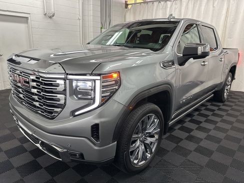 Used 2024 GMC Sierra 1500 Denali w/ Denali Reserve Package AWD/4WD image 3