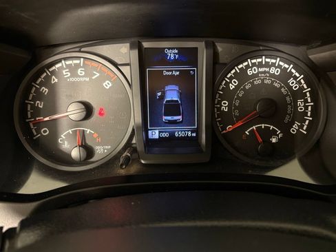 Used 2018 Toyota Tacoma SR w/ SR Convenience Package AWD/4WD image 24