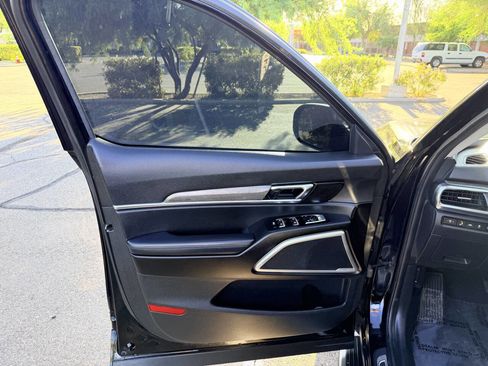 Used 2020 Kia Telluride EX w/ EX Premium Package FWD image 10