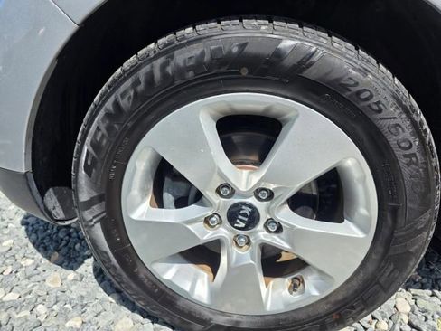 Used 2017 Kia Soul image 9