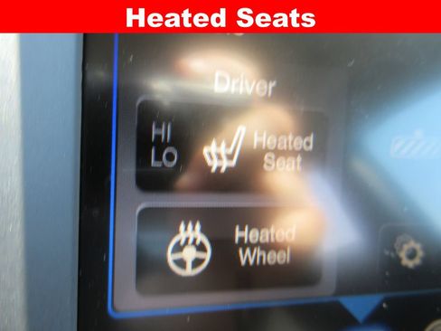 Used 2016 Jeep Cherokee Latitude w/ Comfort/Convenience Group FWD image 17