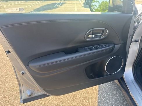 Used 2019 Honda HR-V EX-L image 21