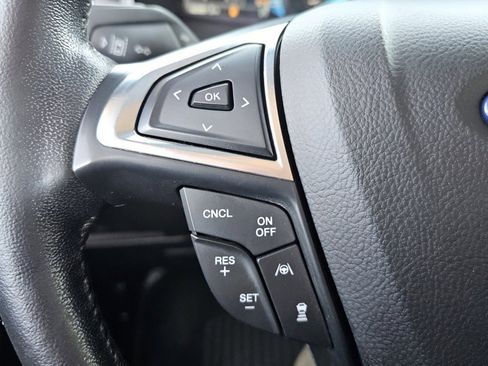 Used 2022 Ford Edge SEL image 9